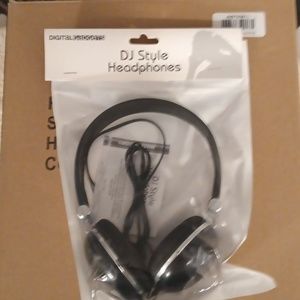 DJ Style Headphones Wired one ear